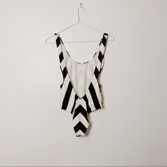 Rip Curl One Piece - Picture 4 of 4